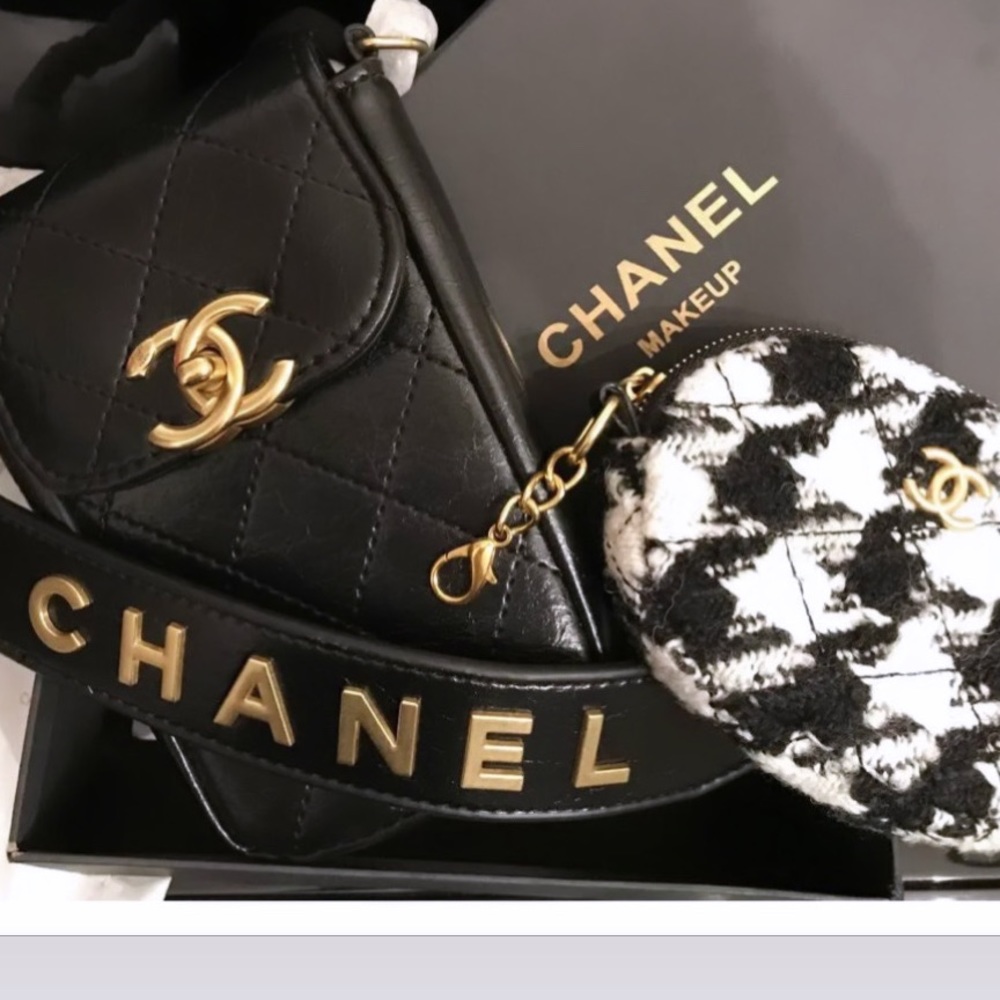 Beautiful bag and coin bag you can used for daily or especial days is brand new